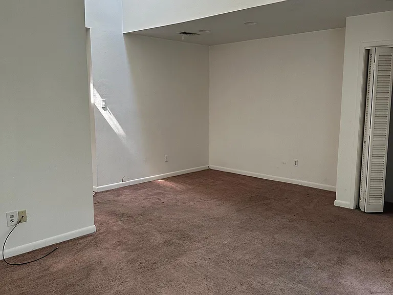 5541 Downing St — Photo 2