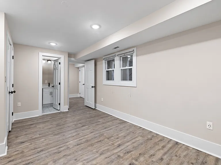 52 Q St NE #1 — Photo 12