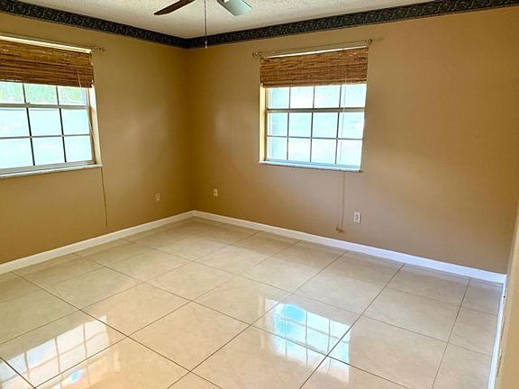 3rd image of 1235 Rowayton Cir