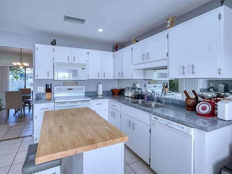 76 Sandstone Cir — Photo 7