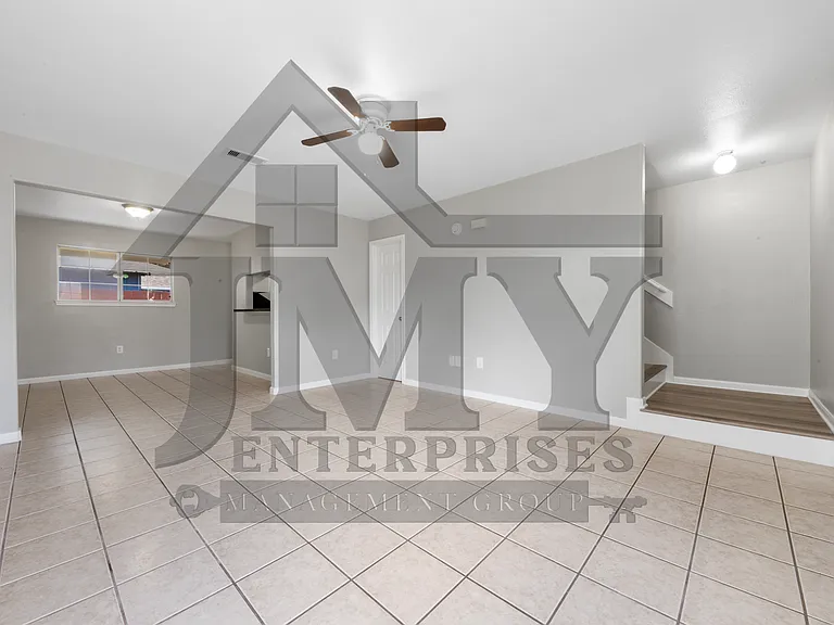 815 Cravens St #F2 — Photo 3