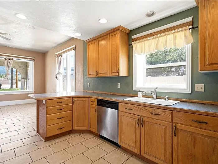 1001 N Main St — Photo 13