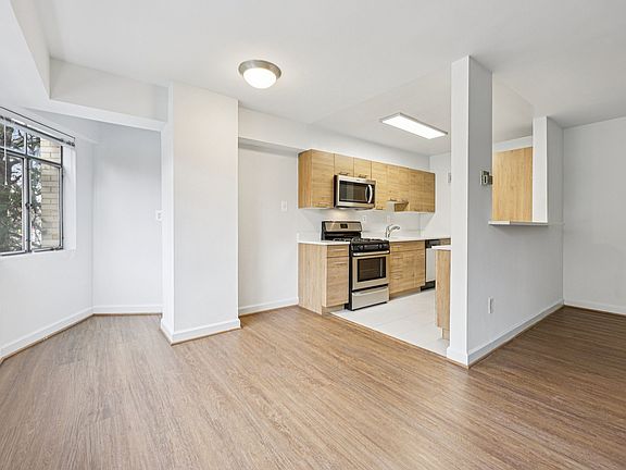 3rd image of 1930 Columbia Rd NW APT 611