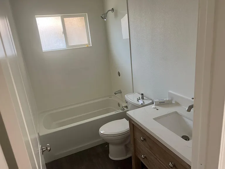 706 E Swain Rd #706 — Photo 6