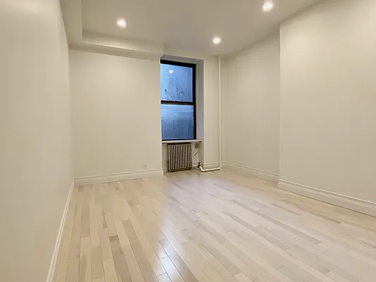 Rented by Compass | media 7