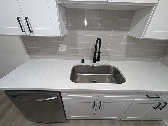 4th image of 3750 Herman Ave #A