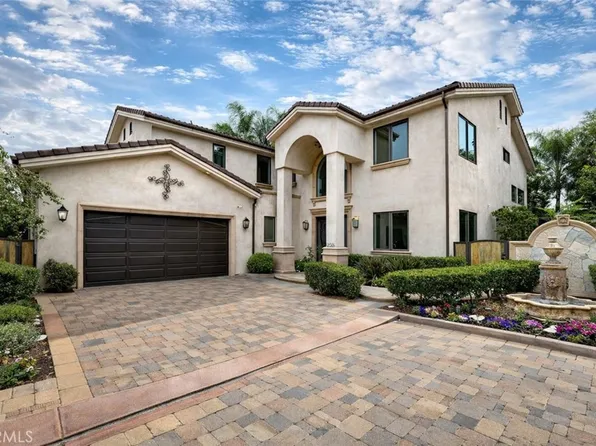 258 Santa Isabel Ave, Costa Mesa, CA 92627