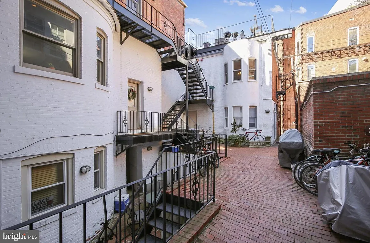 Building Photo - 1730 New Hampshire Ave NW #13