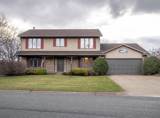 102 Coachlite Ct N, Onalaska, WI 54650