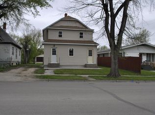 717 5th St NE, Devils Lake, ND 58301