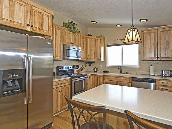 4th image of 631 Joette Dr
