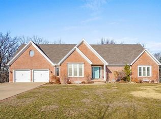 101 Sugarland Dr, Pleasant Hill, MO 64080