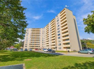 700 Dynes Rd #1111, Burlington, ON L7N 3M2
