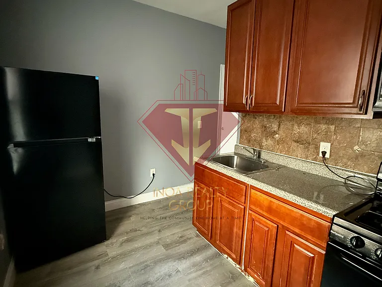 928 21st St #23N — Photo 2