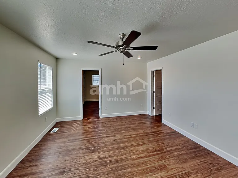 1339 E White St — Photo 7