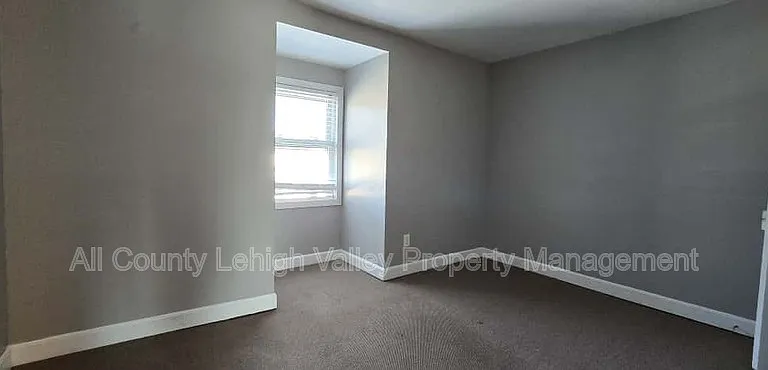 316 E Union Blvd — Photo 9