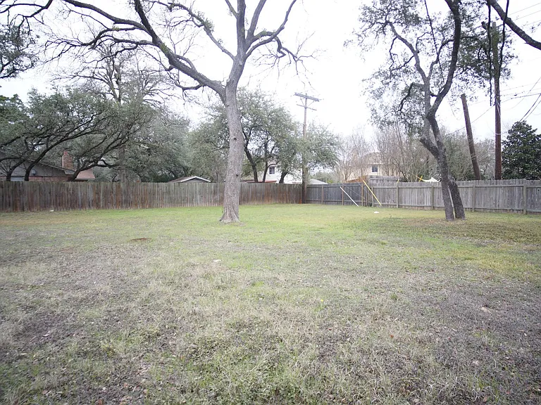 12725 Dakota Ln #B — Photo 15