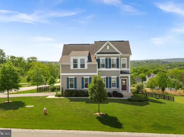 18433 Presidio Pl, Round Hill, VA 20141