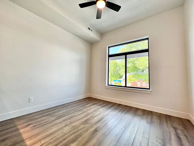400 N Garfield Ave #203 — Photo 17
