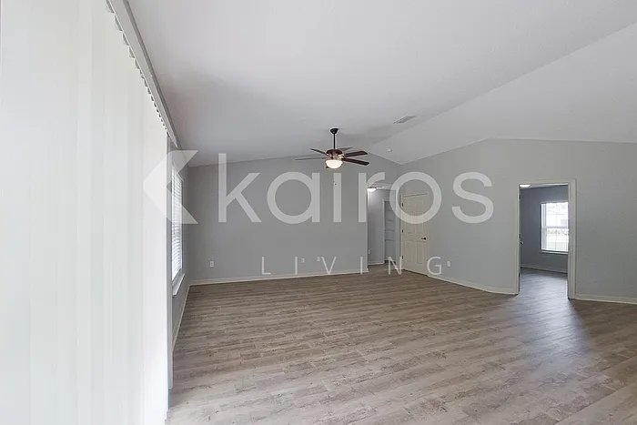4 bed, 2.0 bath, 1747 sqft, $2,045 — Photo 2