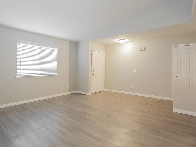 7332 Backstretch Ave — Photo 4