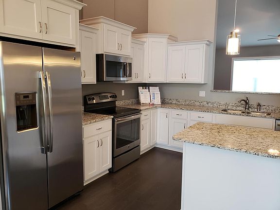 4th image of 4021 Aldrin Ave