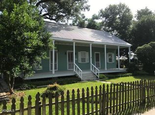 101 McDonald Ln, Bay Saint Louis, MS 39520