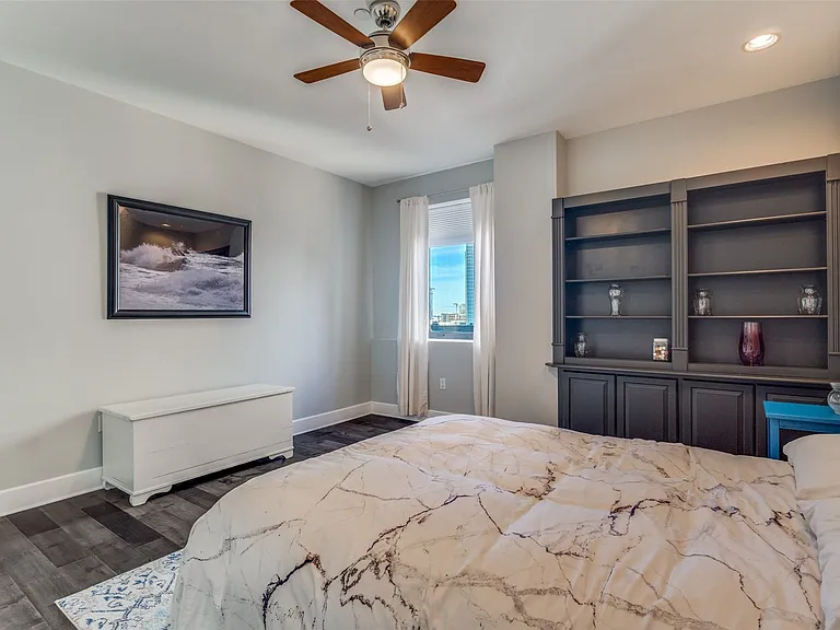 1505 Elm St #1504 — Photo 23
