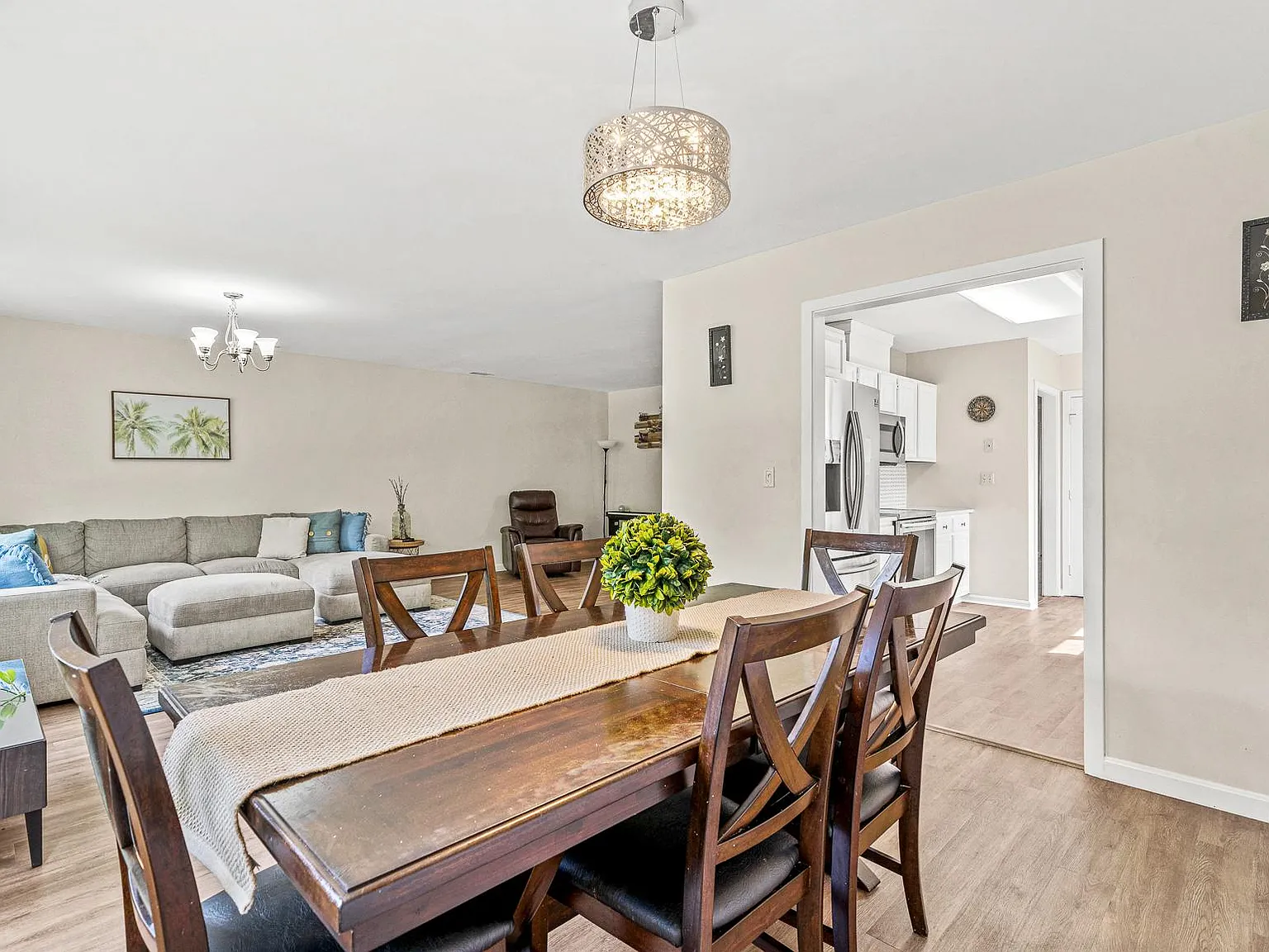 65 Edward Dr — Photo 2