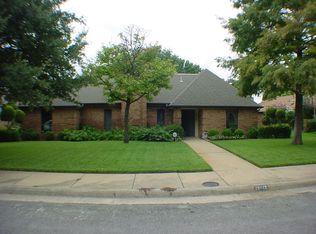 10019 Silvertree Dr, Dallas, TX 75243