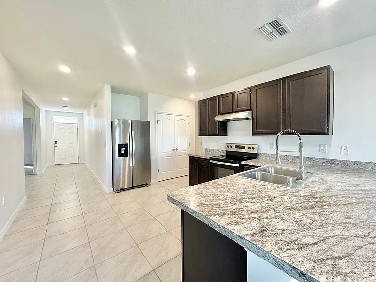 177 Sofia Ln — Photo 22
