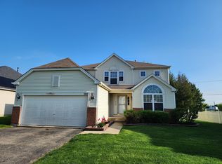 388 W Meadow Mist Ln, Round Lake, IL 60073