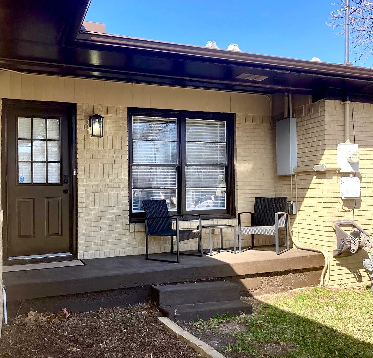 3 bed, 1816 sqft, $3,400 — Photo 3