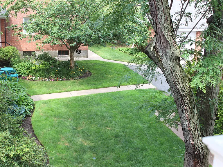 888 Farmington Ave #D — Photo 18