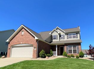 210 Shawnee Ct, O'Fallon, IL 62269