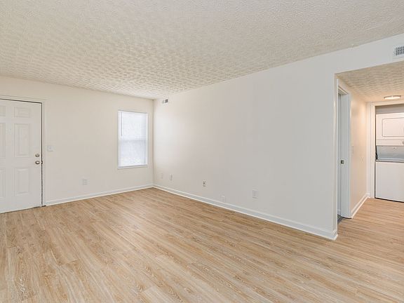 2nd image of 1366 Sheridan Dr APT 31