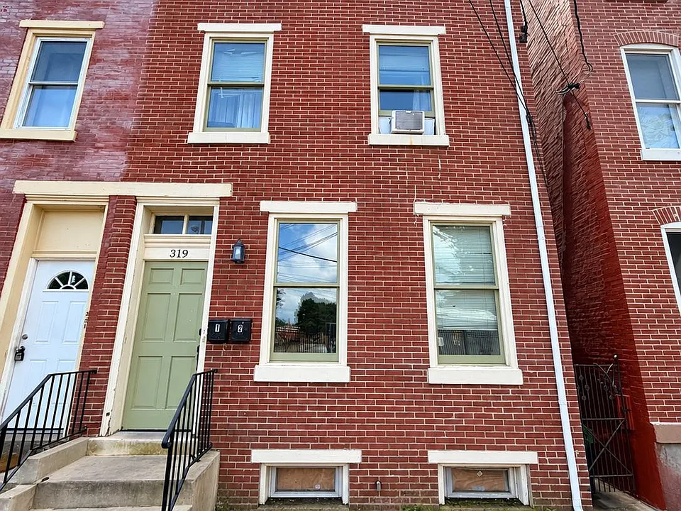 319 Academy St #1