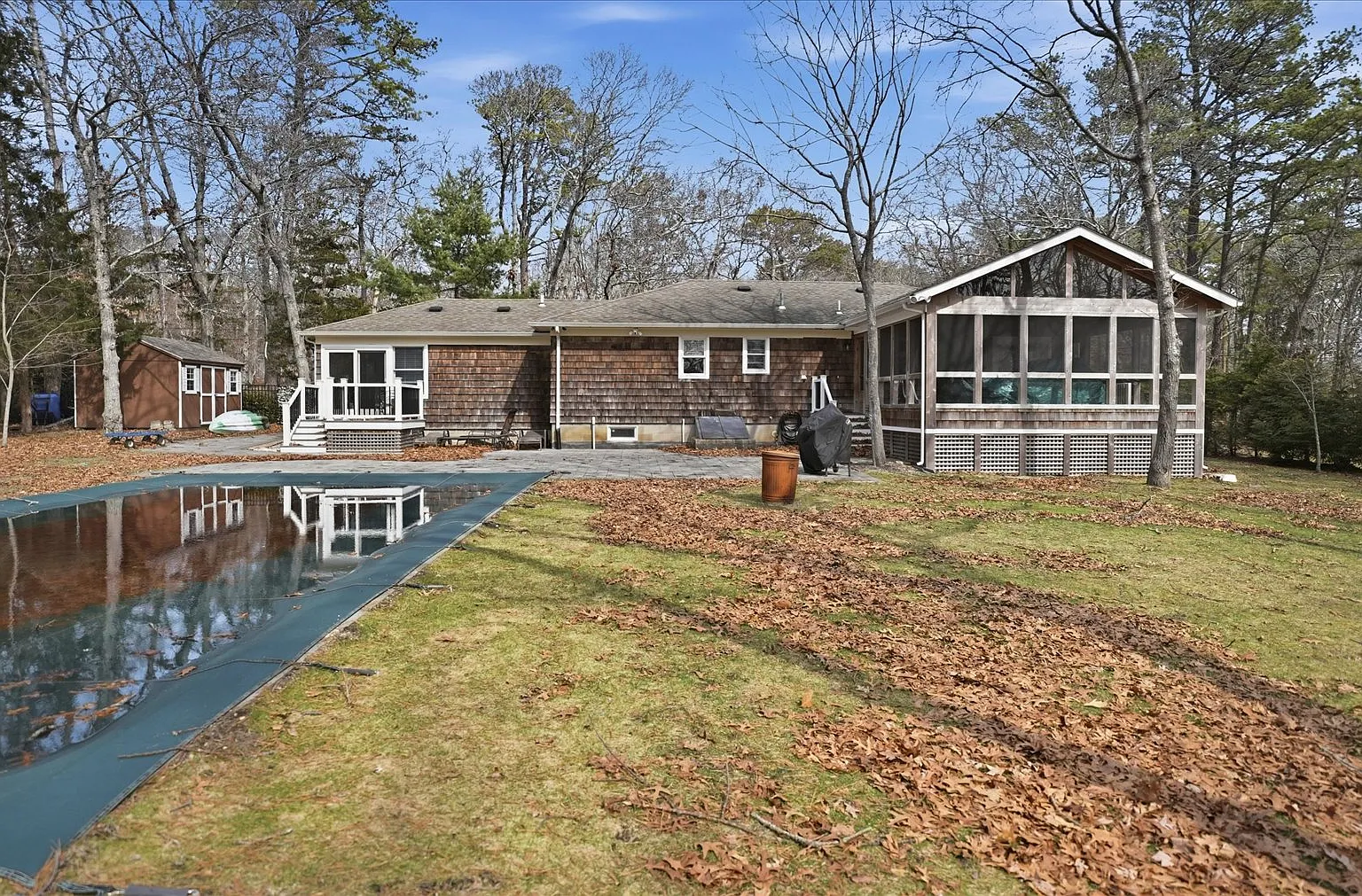 Private and exclusive enclave of Red Cedar Point Association. — Photo 3