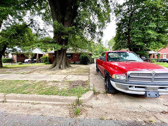 3rd image of 2494 Burns Ave