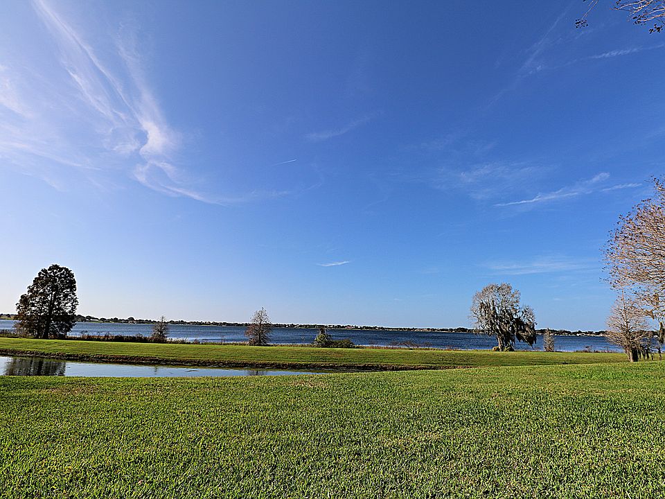 Views of Lake Winterset from your lanai