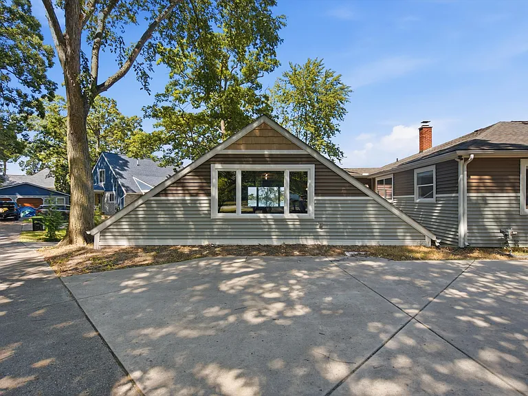 2200 S Long Lake Rd — Photo 19