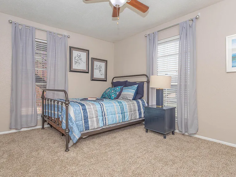Waterford Grove Apartments — Photo 16
