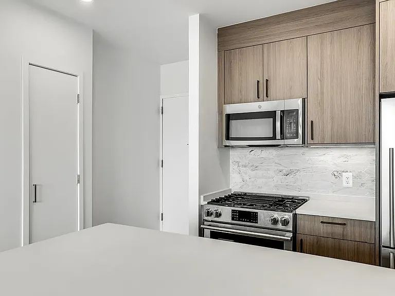 200 W 60th St #3F — Photo 14