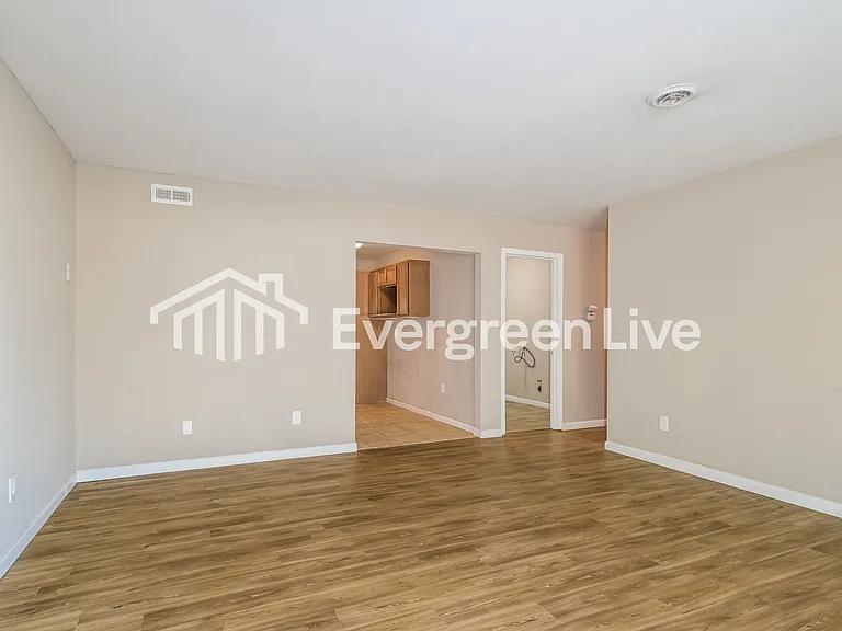 9524 Stansberry Ave — Photo 3
