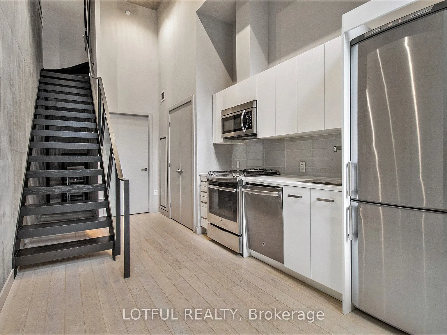 1 bed, $2,100 — Photo 4