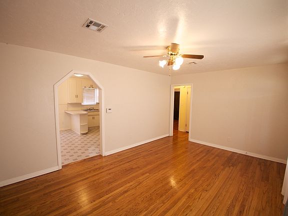 2nd image of 4221 SE 27th St