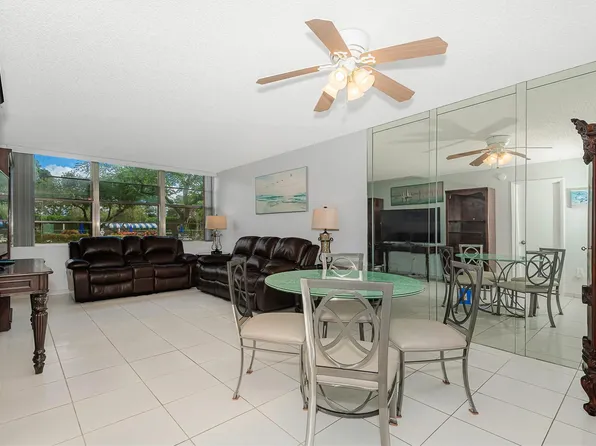 1300 Saint Charles Pl Pembroke Pines #L20, Pembroke Pines, FL 33026