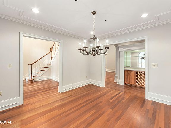 5th image of 46 Southwind Dr