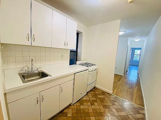 1st image of 124 Mac Dougal St #10