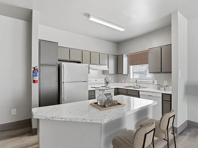 Almeda Park Apartments — Photo 10